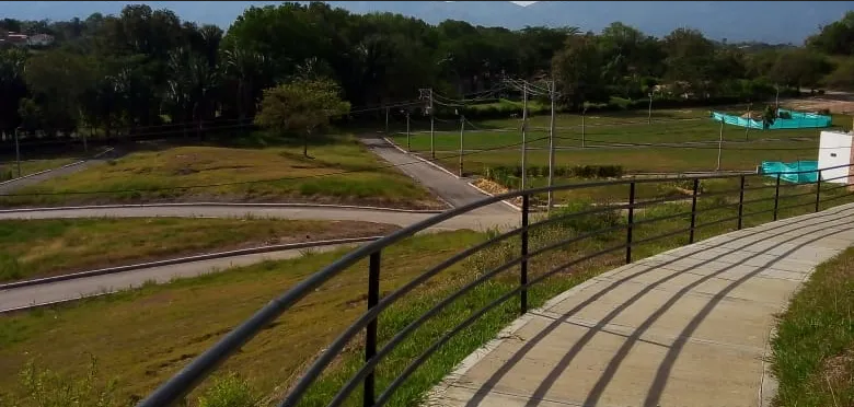 Screenshot 2023-01-10 at 09-57-57 c835e2_eaddbcf070014615ab9853155c92967a~mv2.jpeg (WEBP Imagen 780 × 372 píxeles)